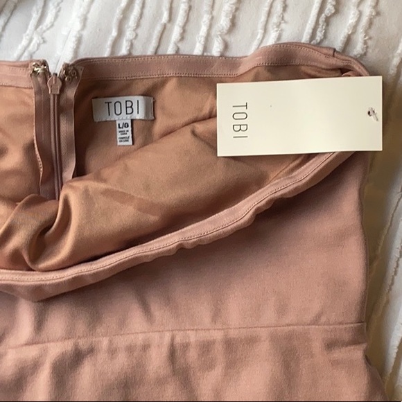 Dress - Picture 3 of 3